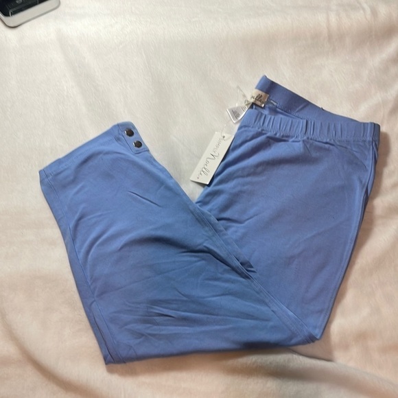 *NWT Simply Noelle Light Blue Capri Leggings size 12-14 - Picture 1 of 4